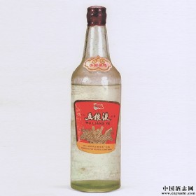 1972年中国名酒标“红旗牌”五粮液2