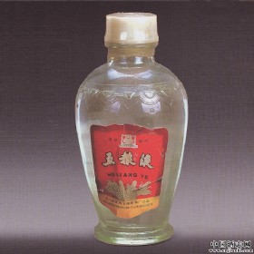 1985年萝卜瓶“交杯牌”五粮液