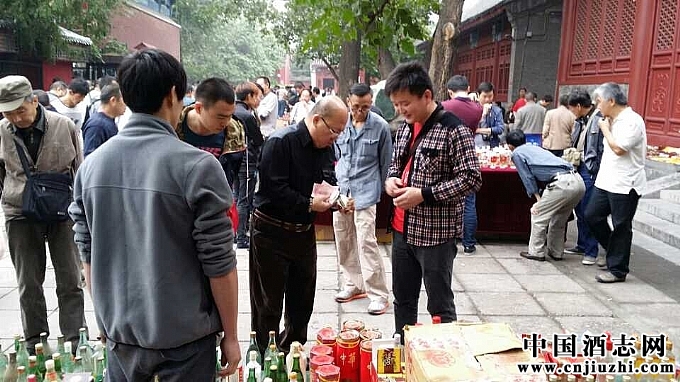 北京报国寺陈年老酒交易会