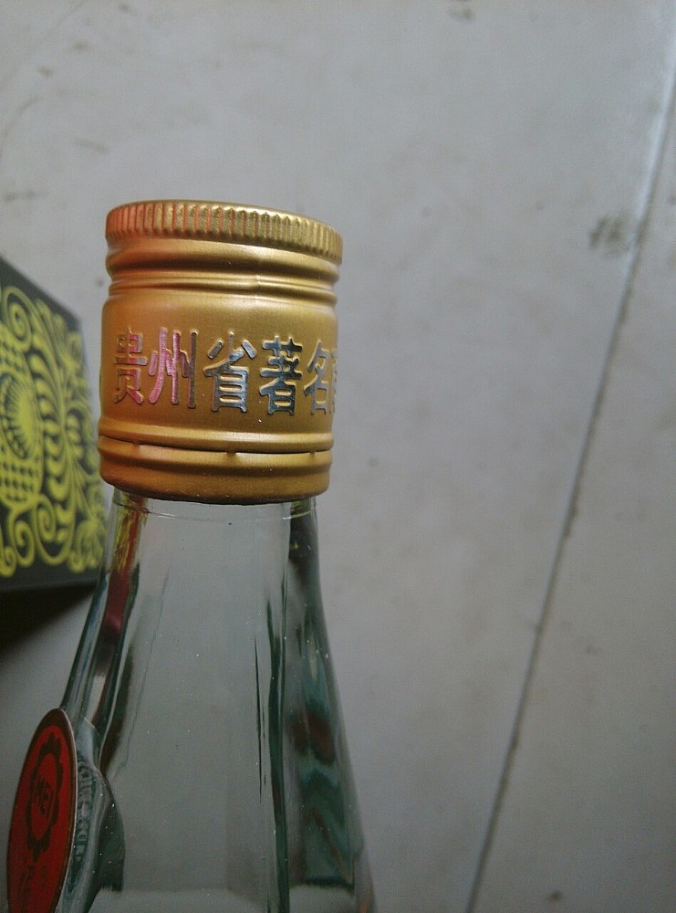 07年老基酒湄窖酒灌装，酒质柔醇适口优雅